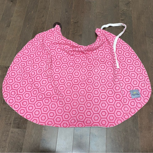 itzy ritzy Nursing Cover (for colder months) - Picture 2 of 5